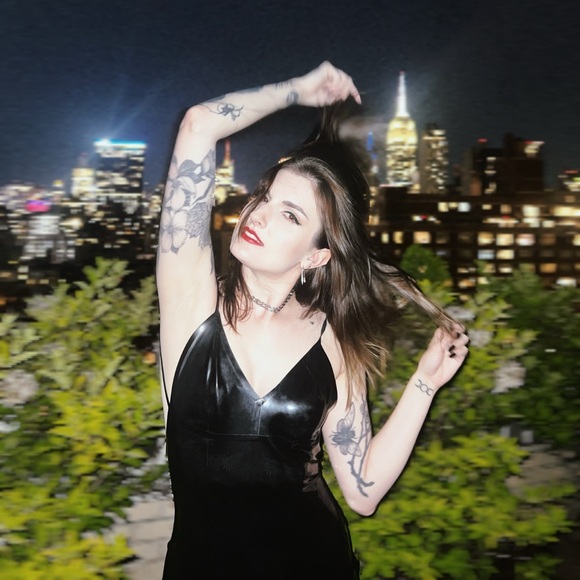 Meet Your Posher - Picture 1 of 2